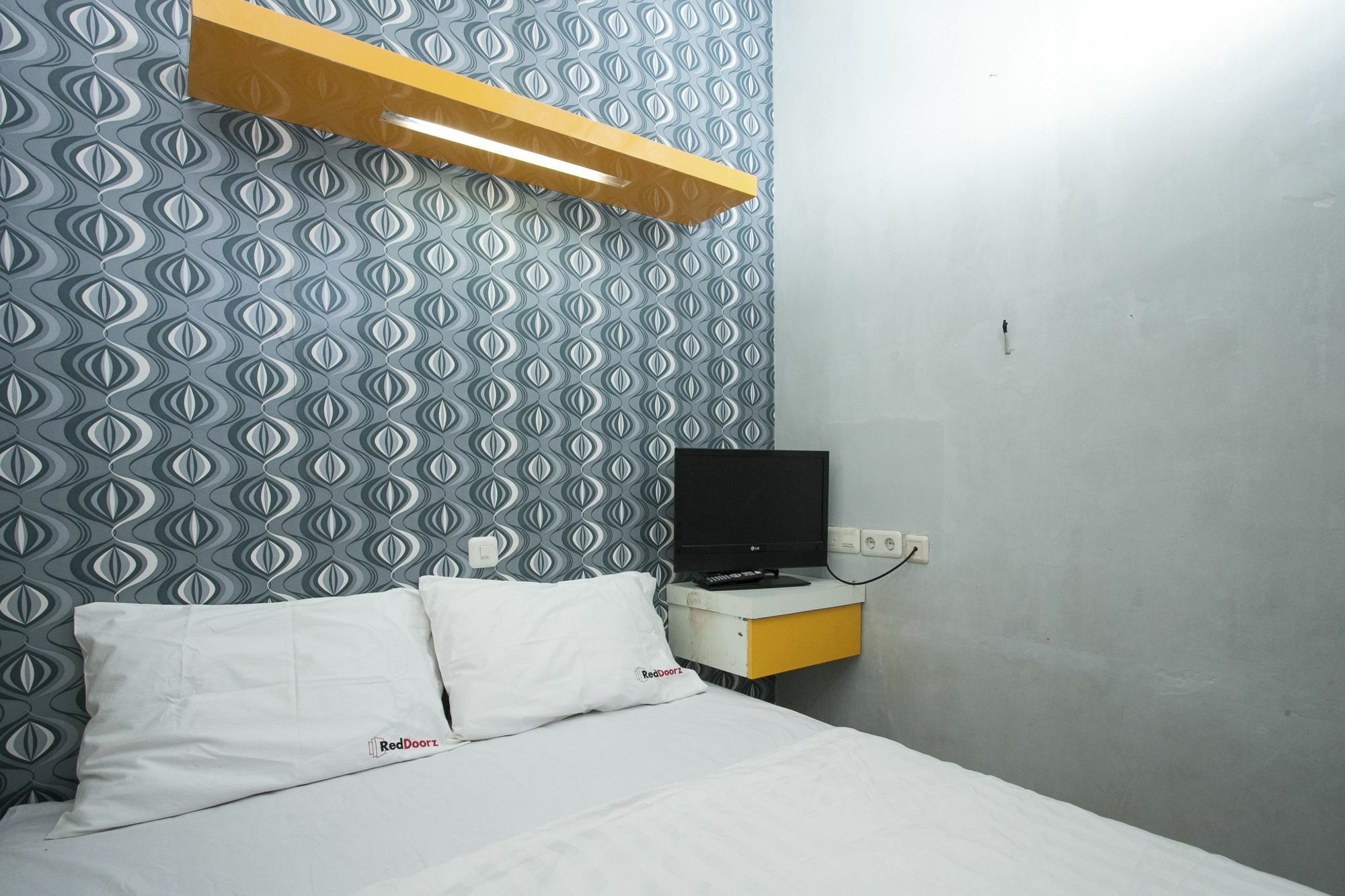 Reddoorz At Siwalankerto Surabaya Hotel Ngoại thất bức ảnh