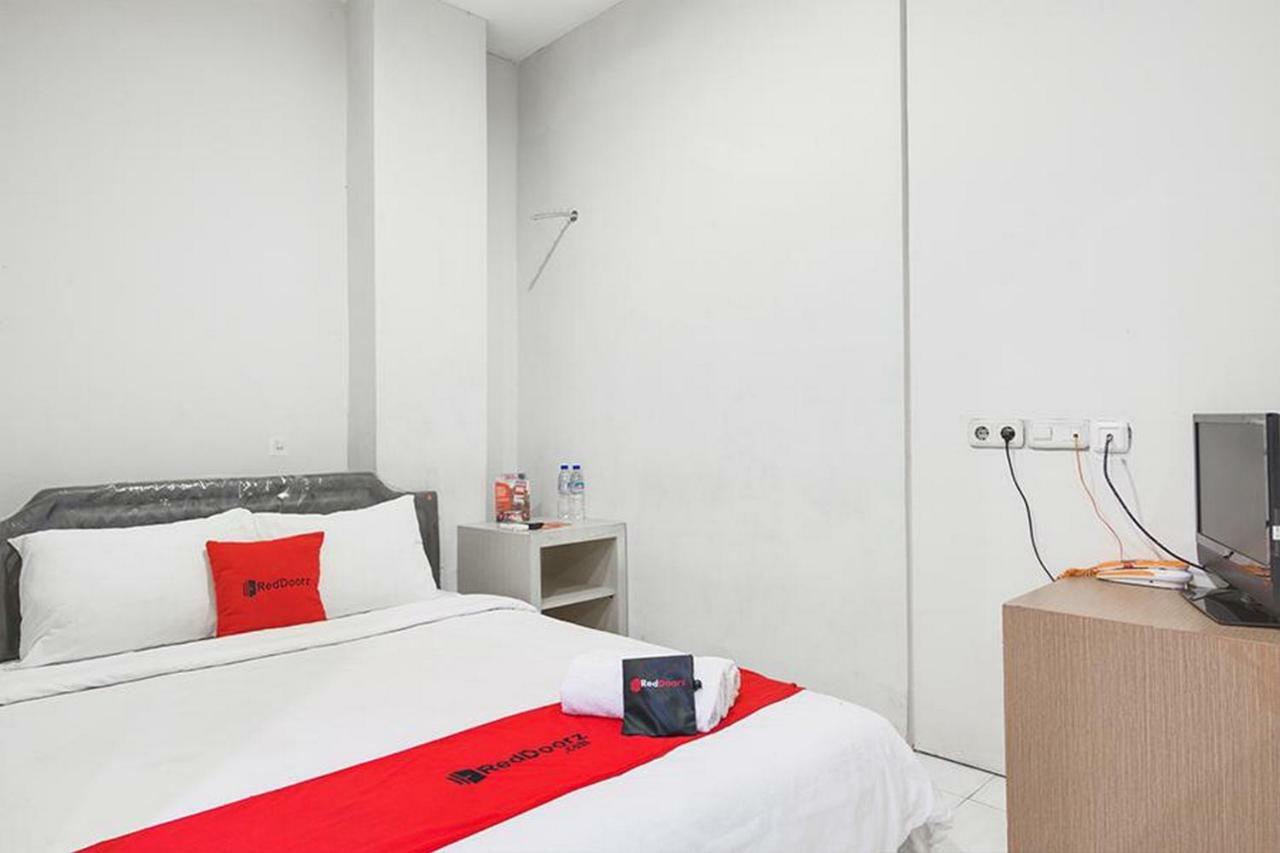 Reddoorz At Siwalankerto Surabaya Hotel Ngoại thất bức ảnh